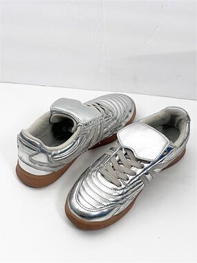 STEVE MADDEN Madrid Silver Metallic Lace Up Sneakers Shoes Size 7.5 Retro Casual